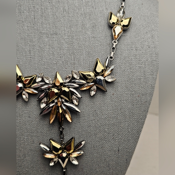 [EXPRESS] Elegant Gold & Silver Floral Statement Necklace ○●Choker // Collar●○ - Picture 4 of 16